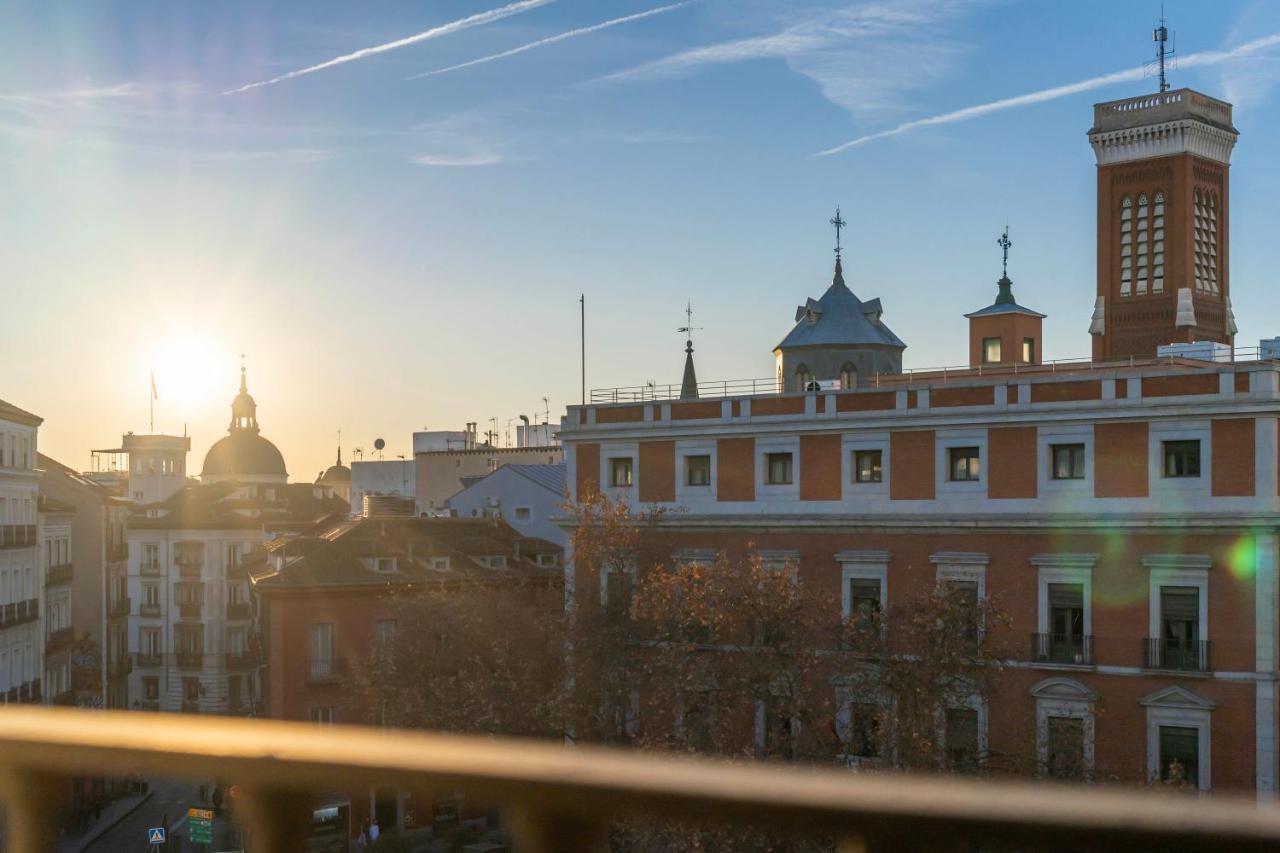 1851: Exceptional 19Th Century Studio In Madrid Exterior photo